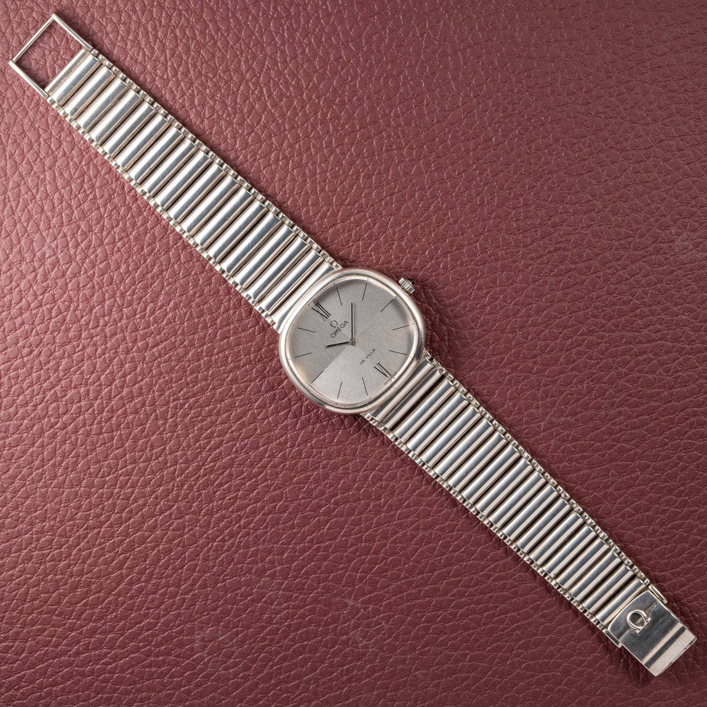 Omega De Ville Jeux d’Argent 925 Sterling Silver Moiré Two Tone Dial Ref. 8390 from 1973