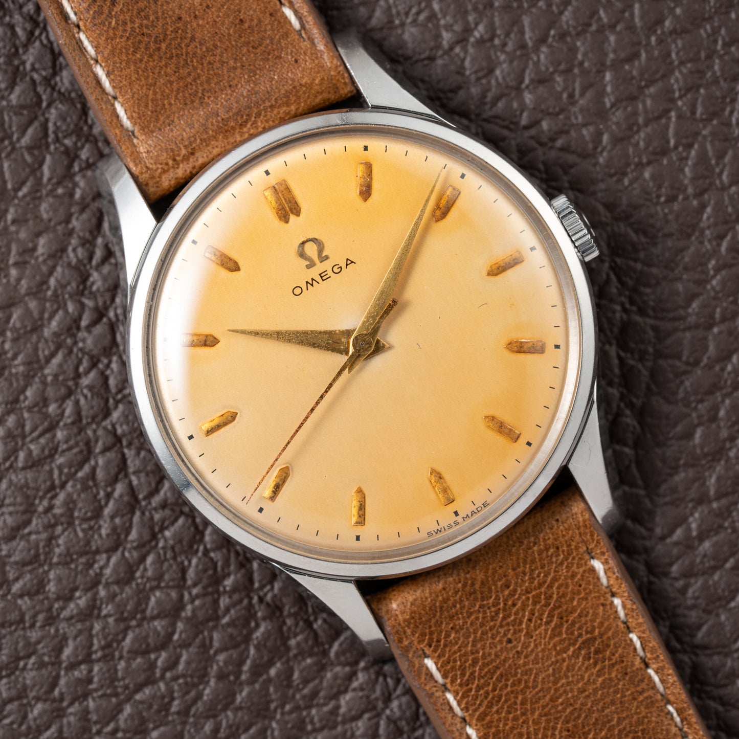 Omega Dress Watch Jumbo Centre Seconds Patina Dial Ref. 2810 from 1955