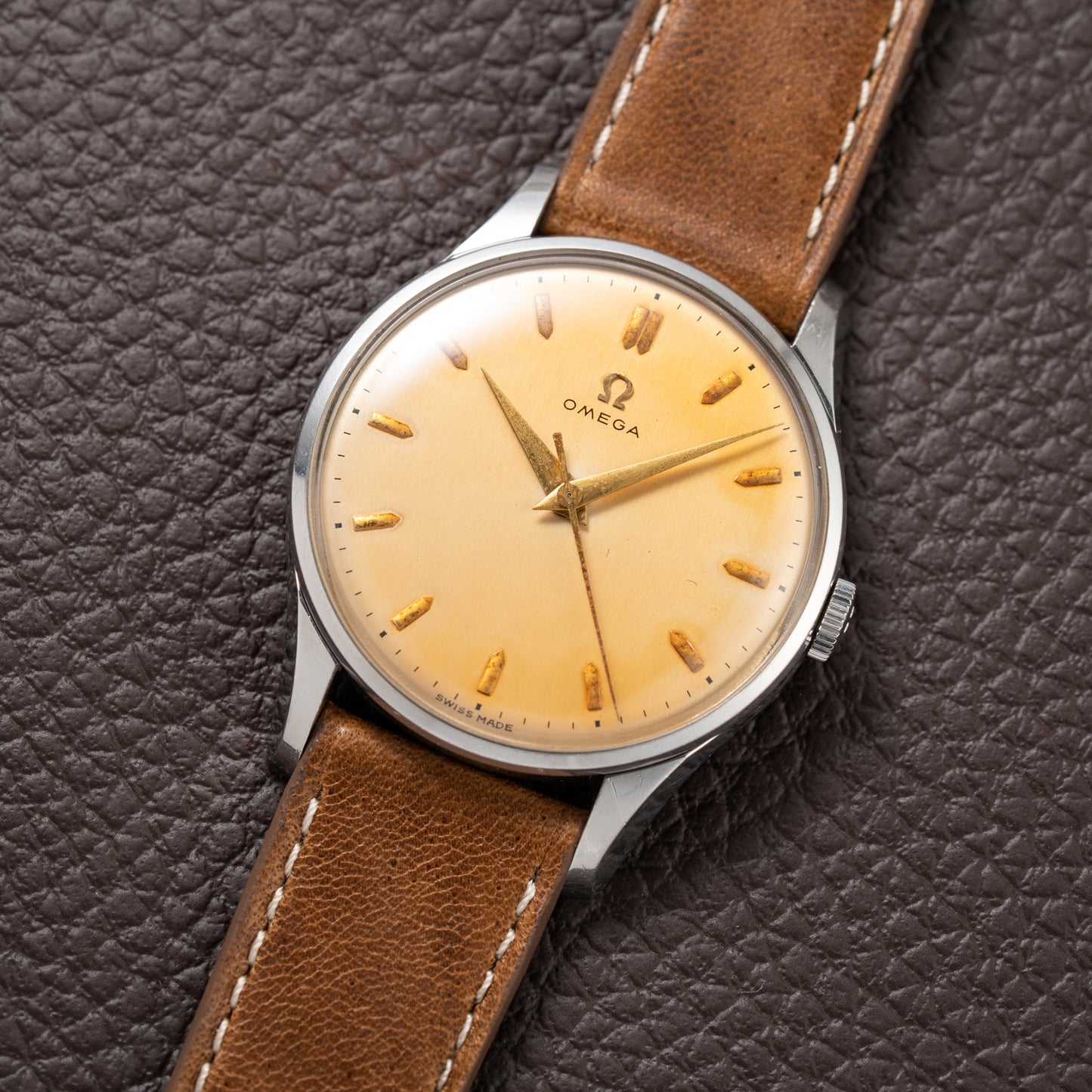 Omega Dress Watch Jumbo Centre Seconds Patina Dial Ref. 2810 from 1955