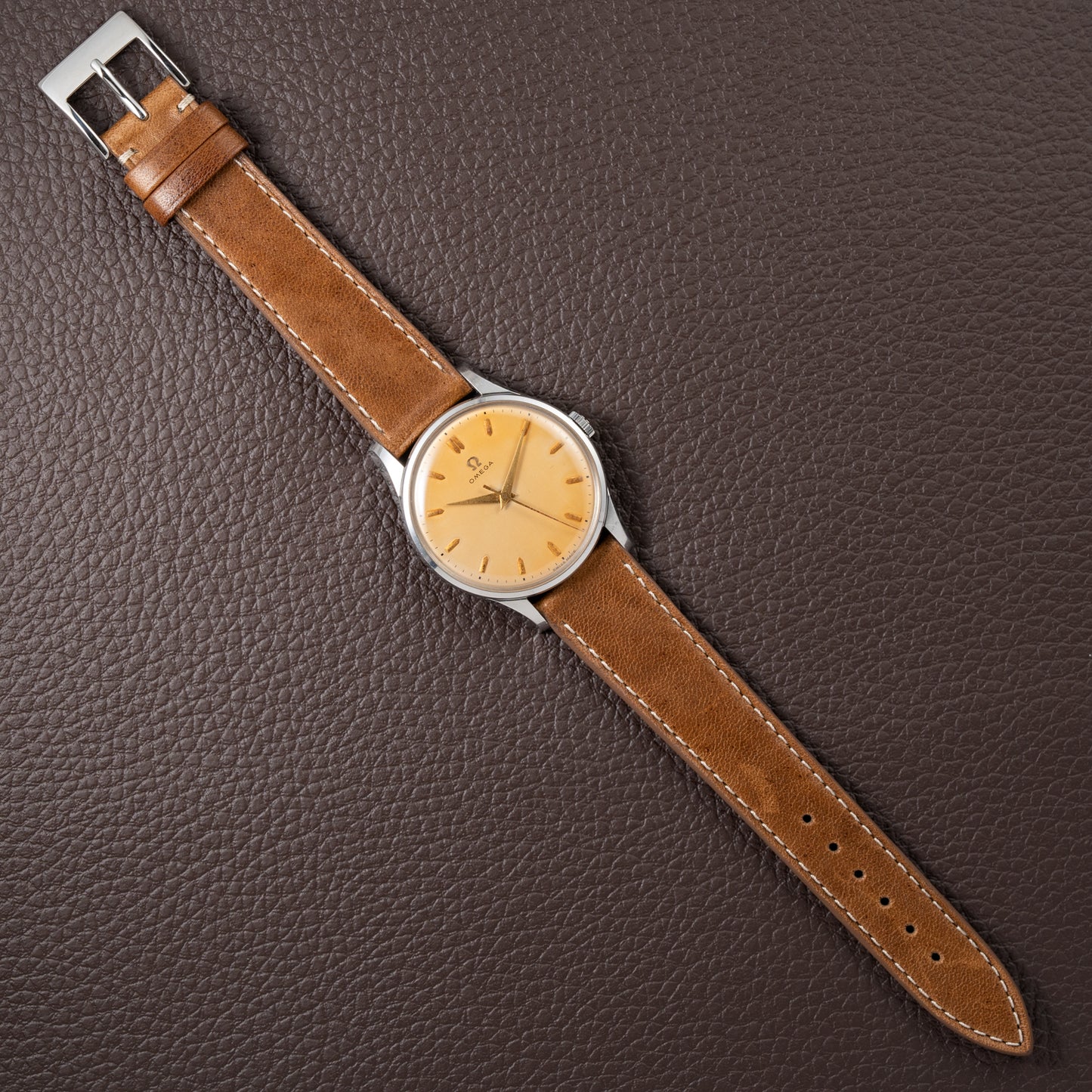 Omega Dress Watch Jumbo Centre Seconds Patina Dial Ref. 2810 from 1955