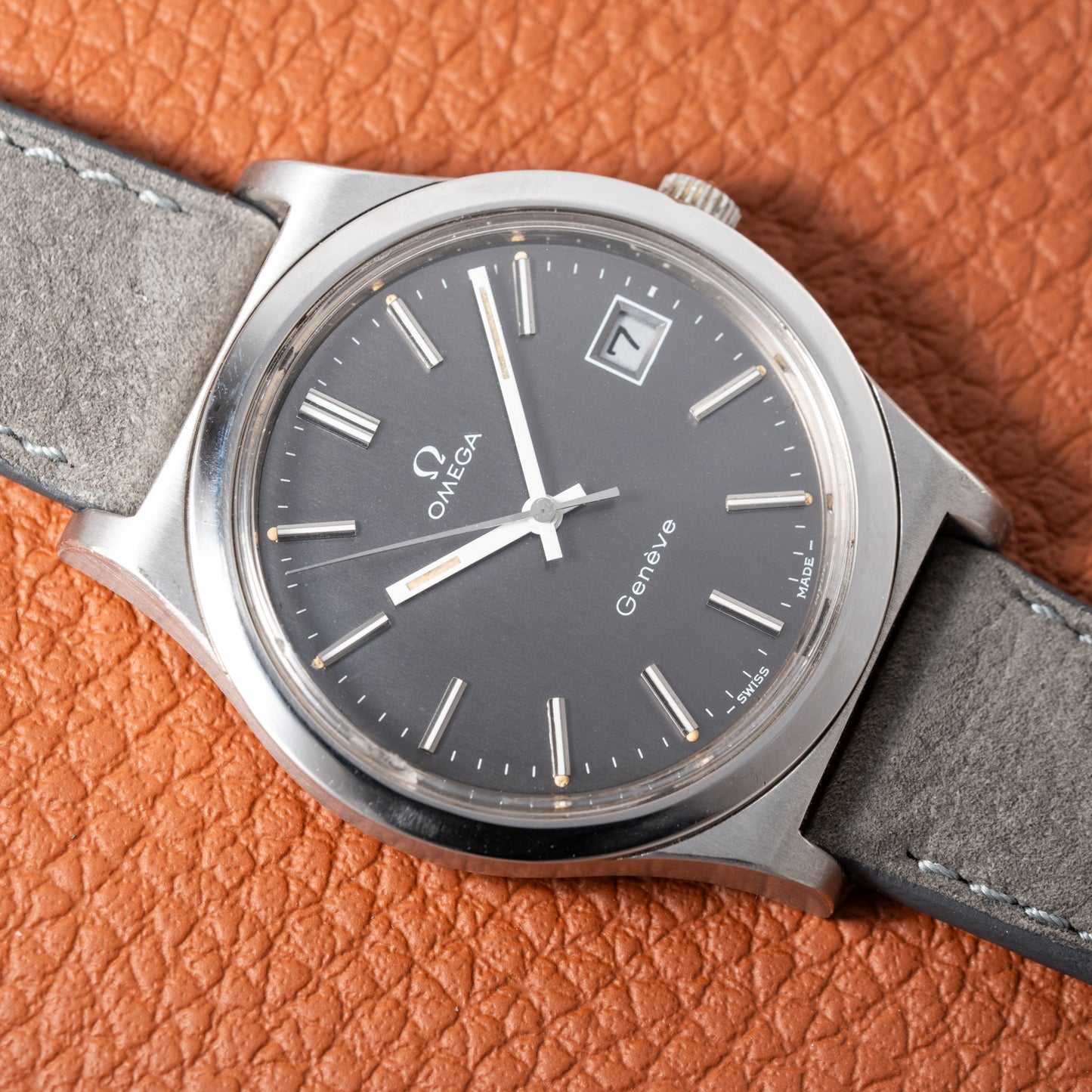 Omega Genève Jumbo "Date" Grey Dial from 1974
