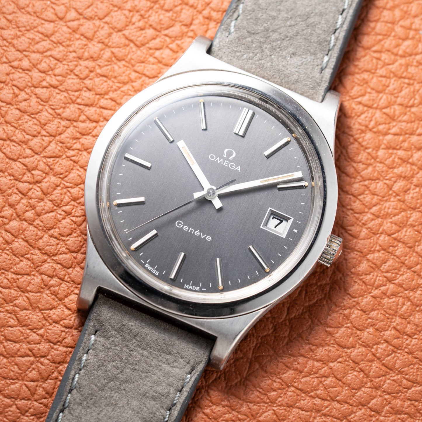 Omega Genève Jumbo "Date" Grey Dial from 1974