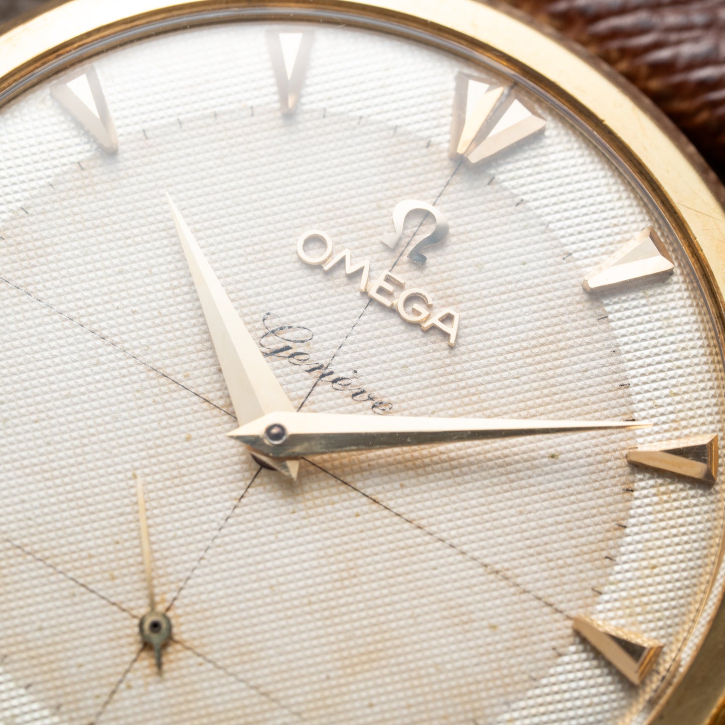 Omega Genève Honeycomb Oversize 18k Yellow Gold Ref. 2748 from 1954