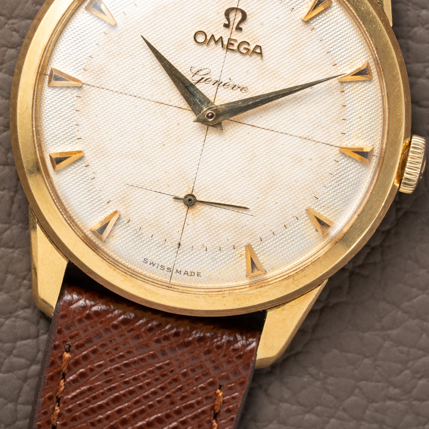 Omega Genève Honeycomb Oversize 18k Yellow Gold Ref. 2748 from 1954
