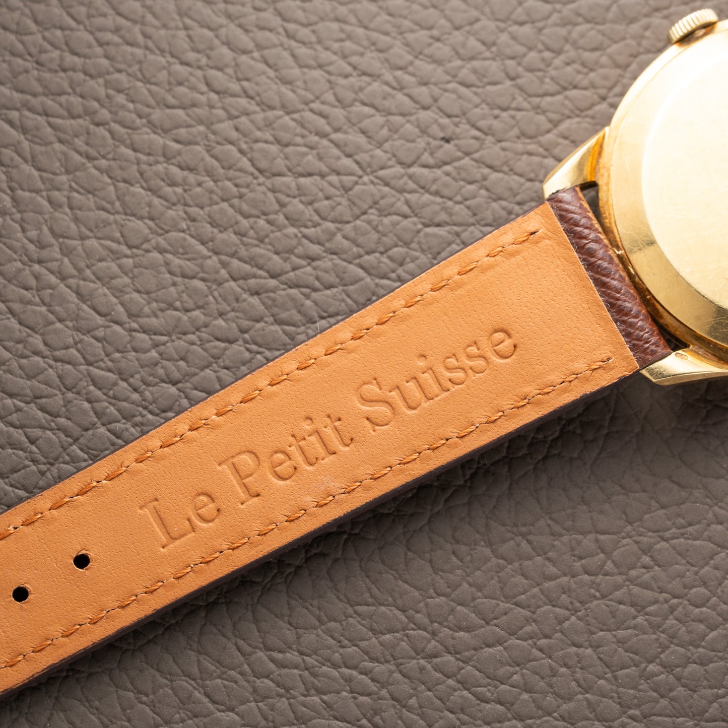 Omega Genève Honeycomb Oversize 18k Yellow Gold Ref. 2748 from 1954