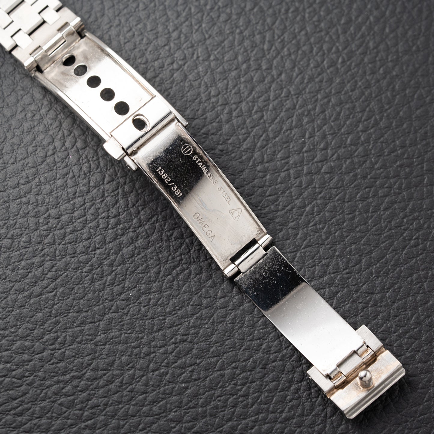 Omega 120M Jaques Mayol Plongeur de Luxe Ref 396.0900 from 1980