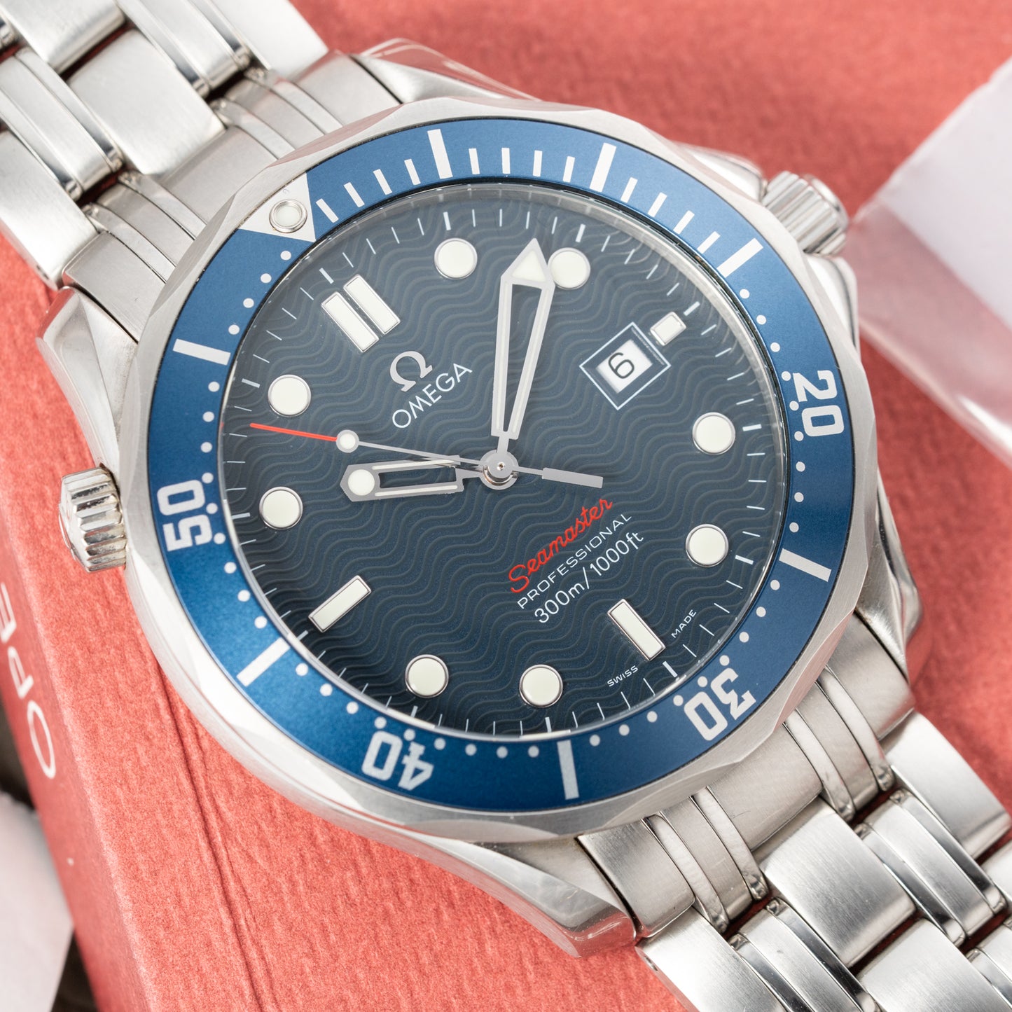 Omega Seamaster Quartz Blue Wave 300M Ref. 22218000 from 2012 with paper