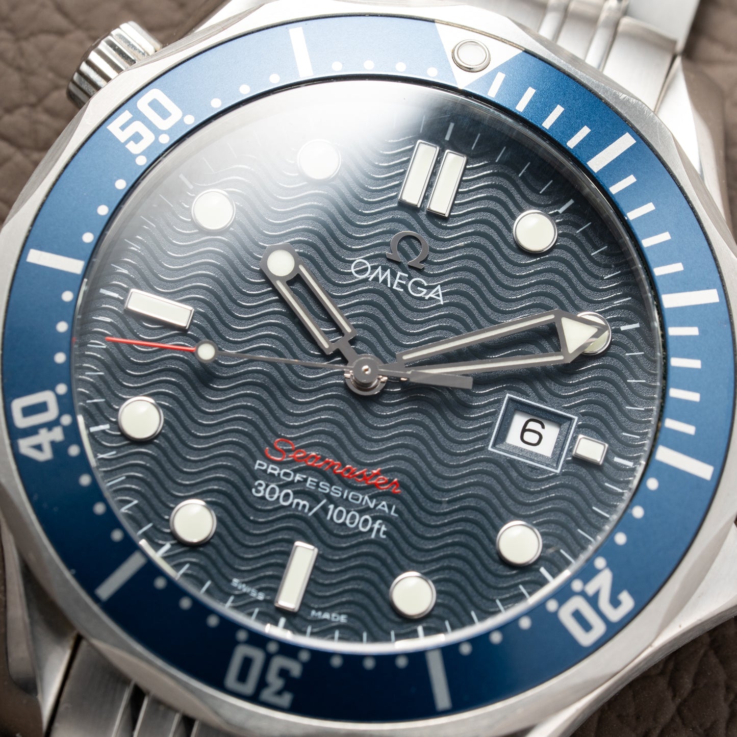 Omega Seamaster Quartz Blue Wave 300M Ref. 22218000 from 2012 with paper