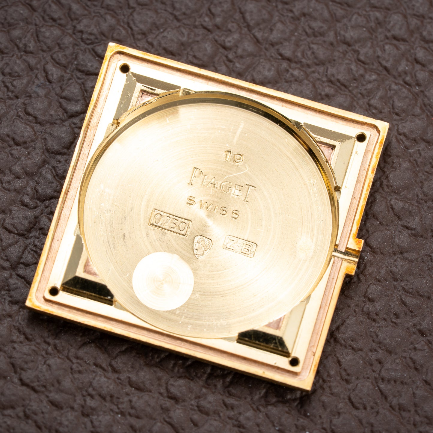 Piaget Square Onyx Clous de Paris 18k Yellow Gold Cal. 9P Ref. 9200 from 1970s