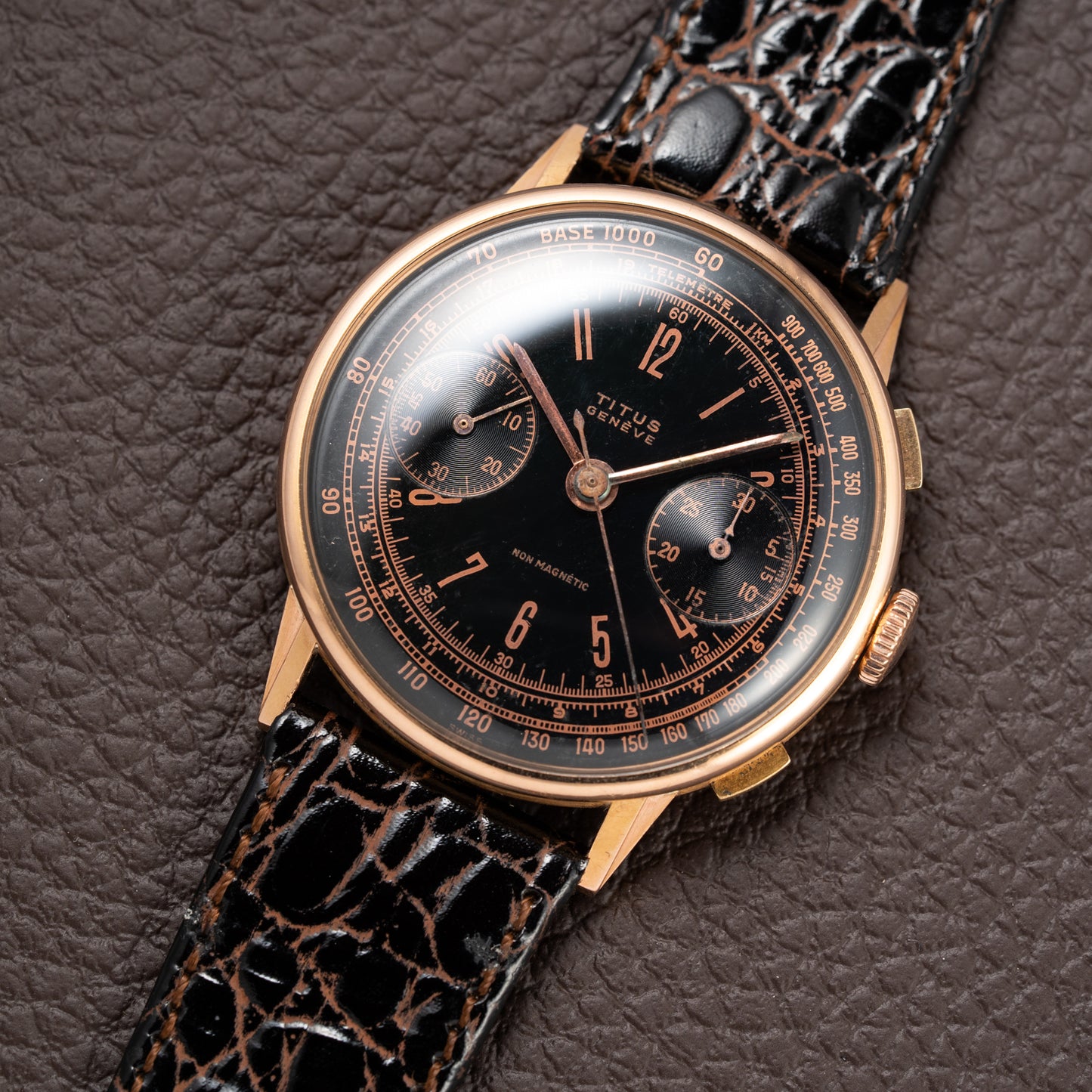 Titus Black Gilt Dial Jumbo Chronograph 18K Rosé Gold from the 1940s/50s
