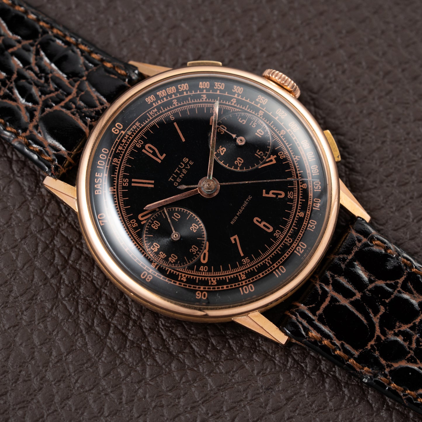 Titus Black Gilt Dial Jumbo Chronograph 18K Rosé Gold from the 1940s/50s