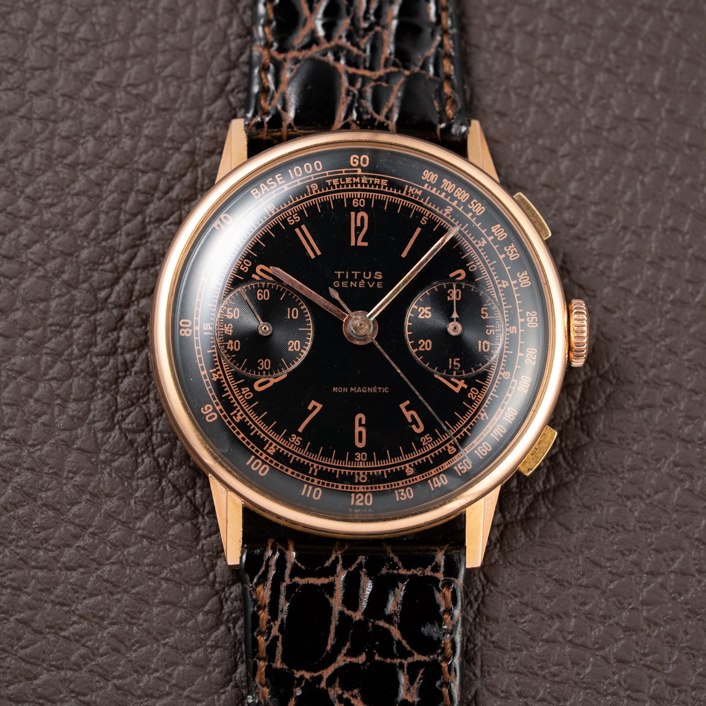 Titus Black Gilt Dial Jumbo Chronograph 18K Rosé Gold from the 1940s/50s