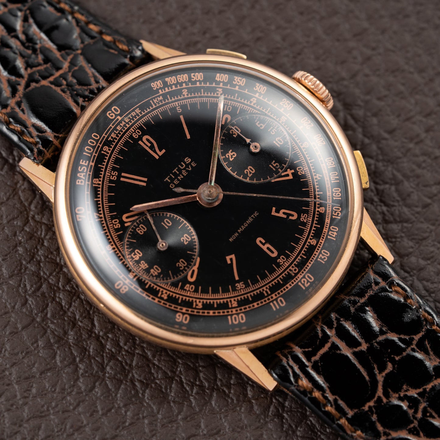 Titus Black Gilt Dial Jumbo Chronograph 18K Rosé Gold from the 1940s/50s