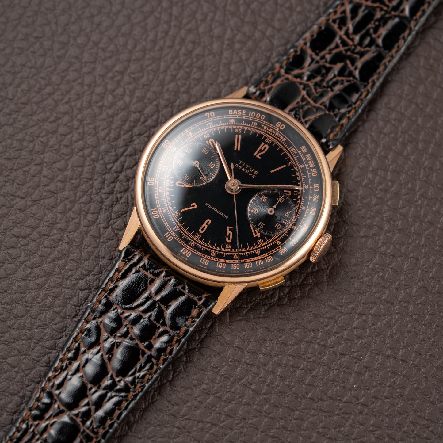 Titus Black Gilt Dial Jumbo Chronograph 18K Rosé Gold from the 1940s/50s