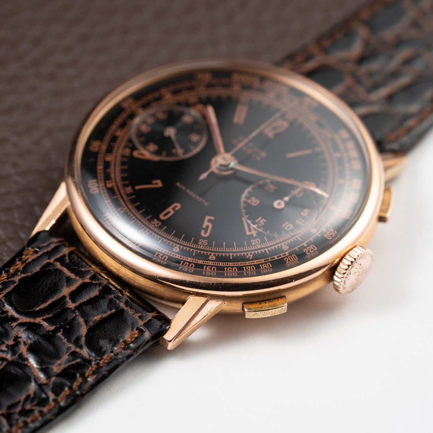 Titus Black Gilt Dial Jumbo Chronograph 18K Rosé Gold from the 1940s/50s