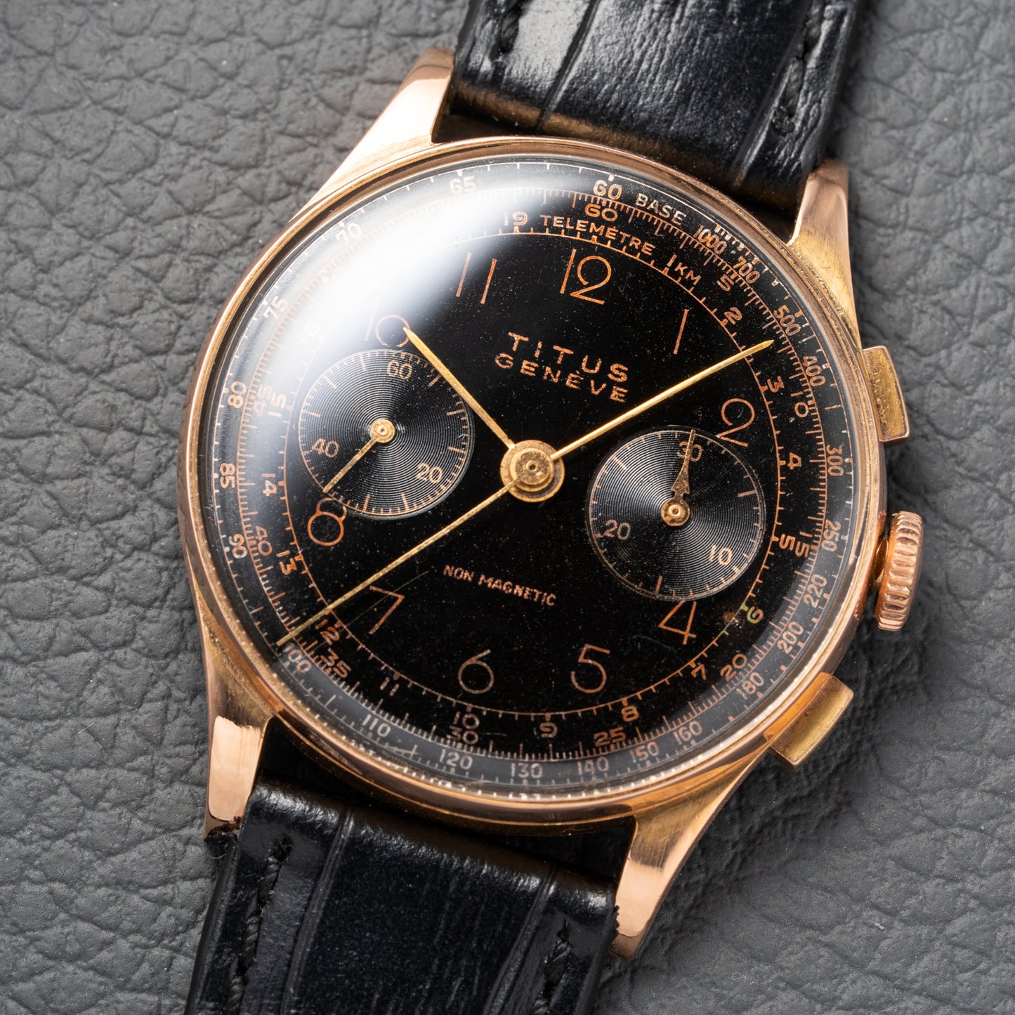 Titus Genève Non Magnetic Black Gilt Dial Rosé Gold 18K Oversized 1940s