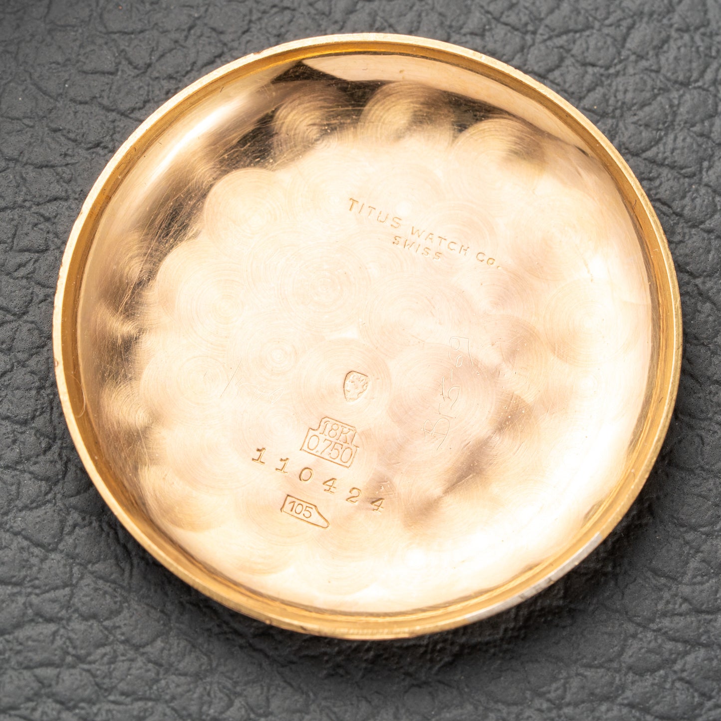 Titus Genève Non Magnetic Black Gilt Dial Rosé Gold 18K Oversized 1940s
