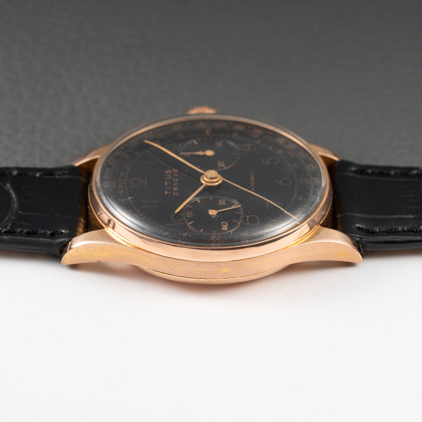 Titus Genève Non Magnetic Black Gilt Dial Rosé Gold 18K Oversized 1940s