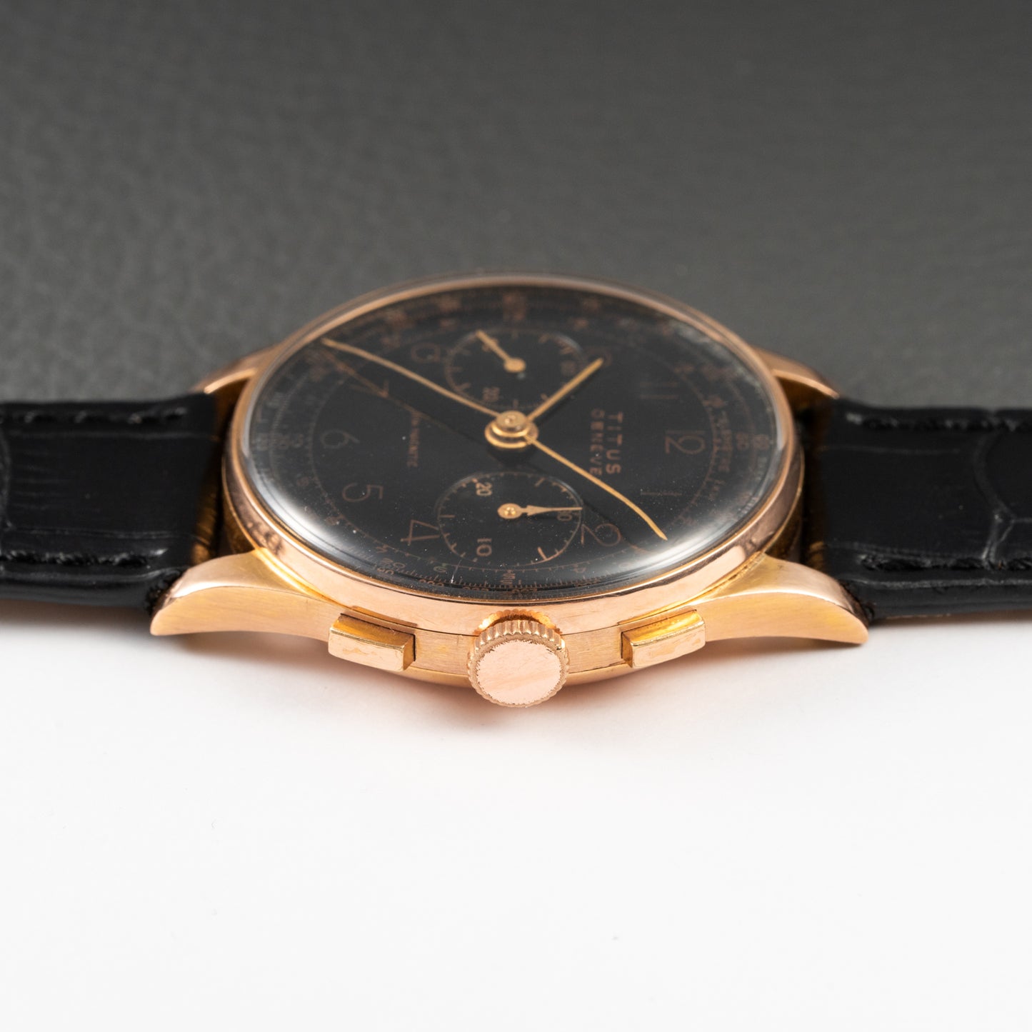 Titus Genève Non Magnetic Black Gilt Dial Rosé Gold 18K Oversized 1940s