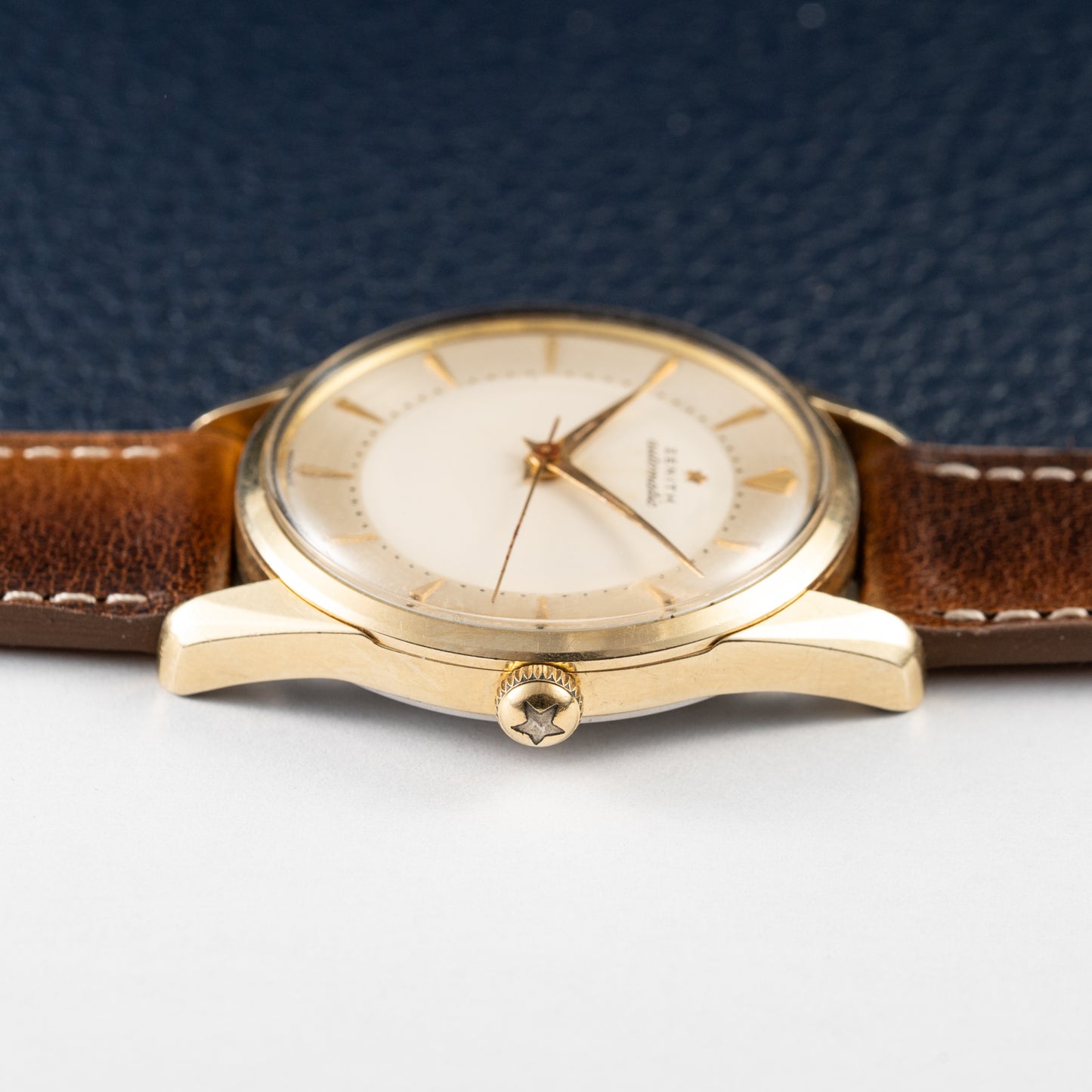 Zenith Early Automatic Bumper 'Egg dial' Jumbo Cal. 133.8 from 1950s