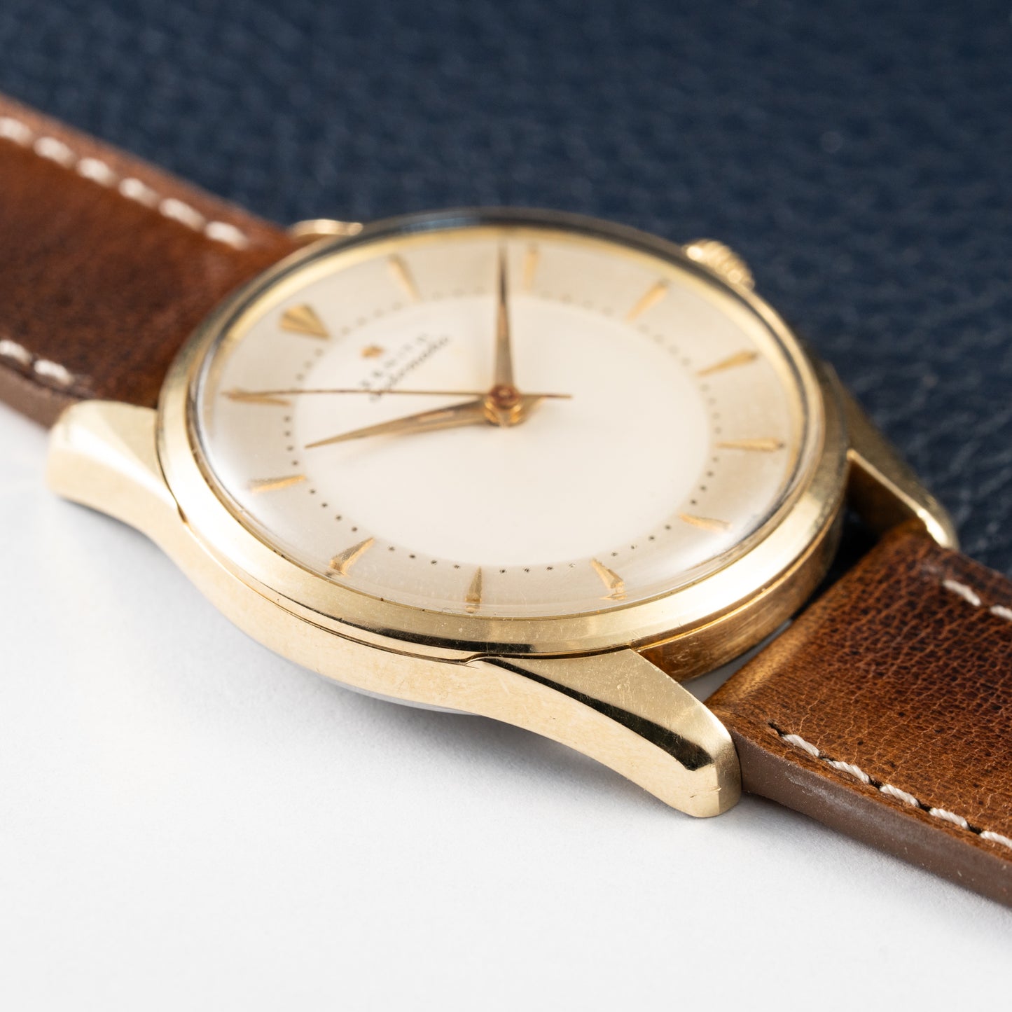 Zenith Early Automatic Bumper 'Egg dial' Jumbo Cal. 133.8 from 1950s