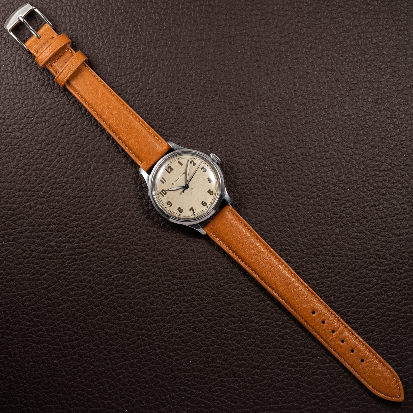 Jaeger LeCoultre Dress Watch Military Style Central Seconds Radium Dial from 1940s