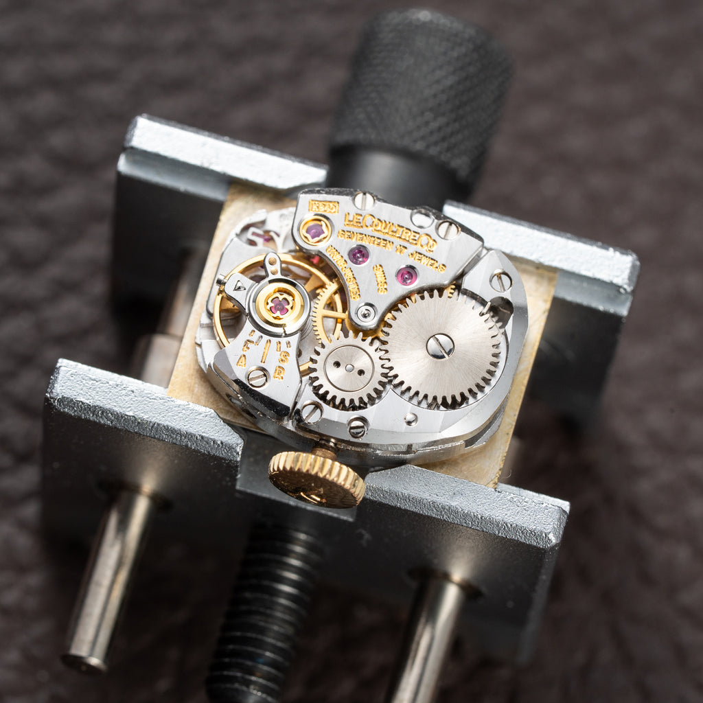 Jaeger-LeCoultre Étrier Lucchetto 18K Yellow Gold Ref. 1670 From 1970s