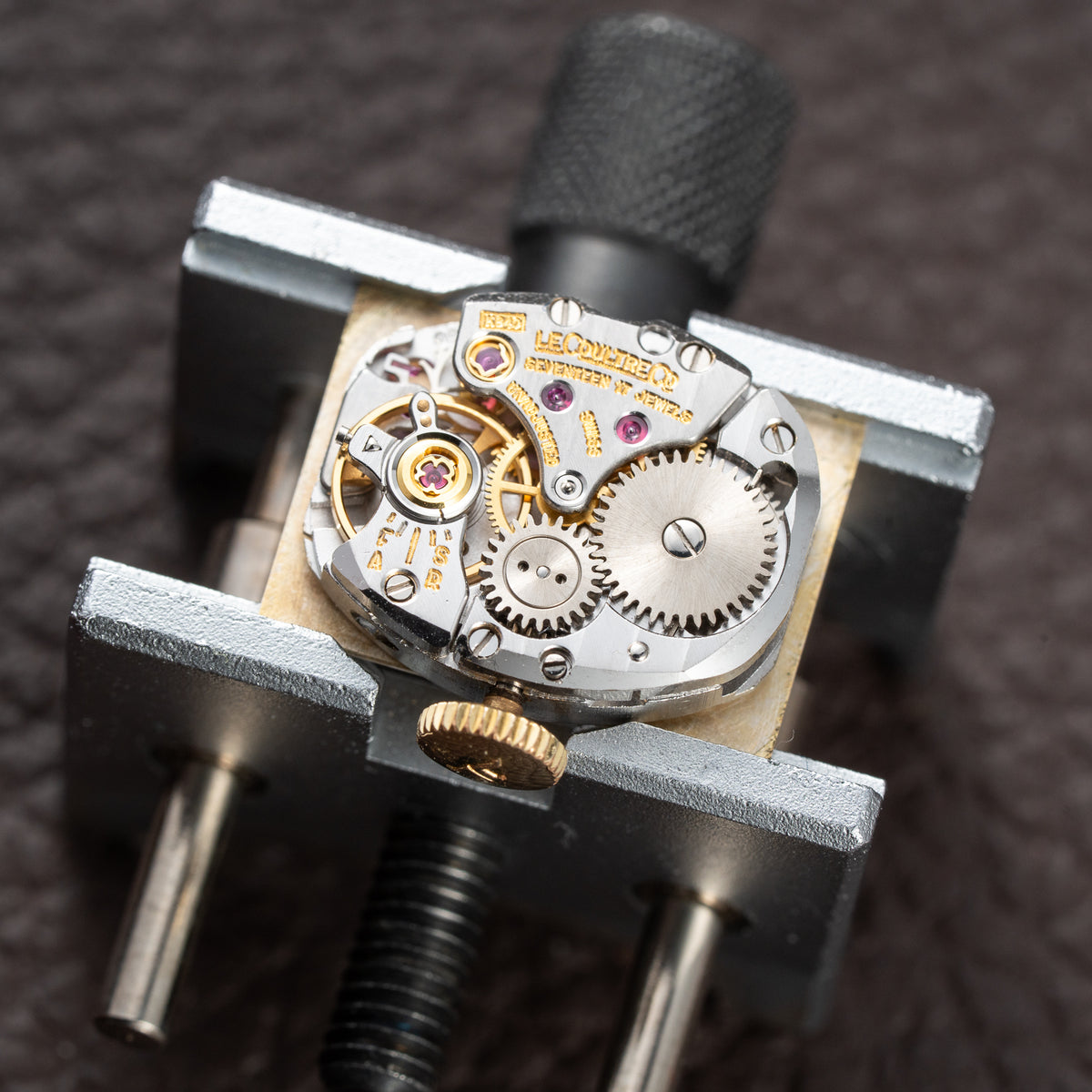 Jaeger-LeCoultre Étrier Lucchetto 18K Yellow Gold Ref. 1670 From 1970s