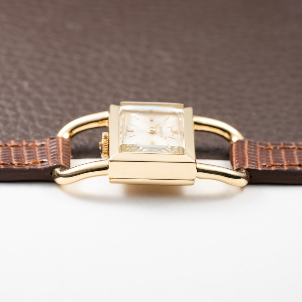 Jaeger-LeCoultre Étrier Lucchetto 18K Yellow Gold Ref. 1670 From 1970s