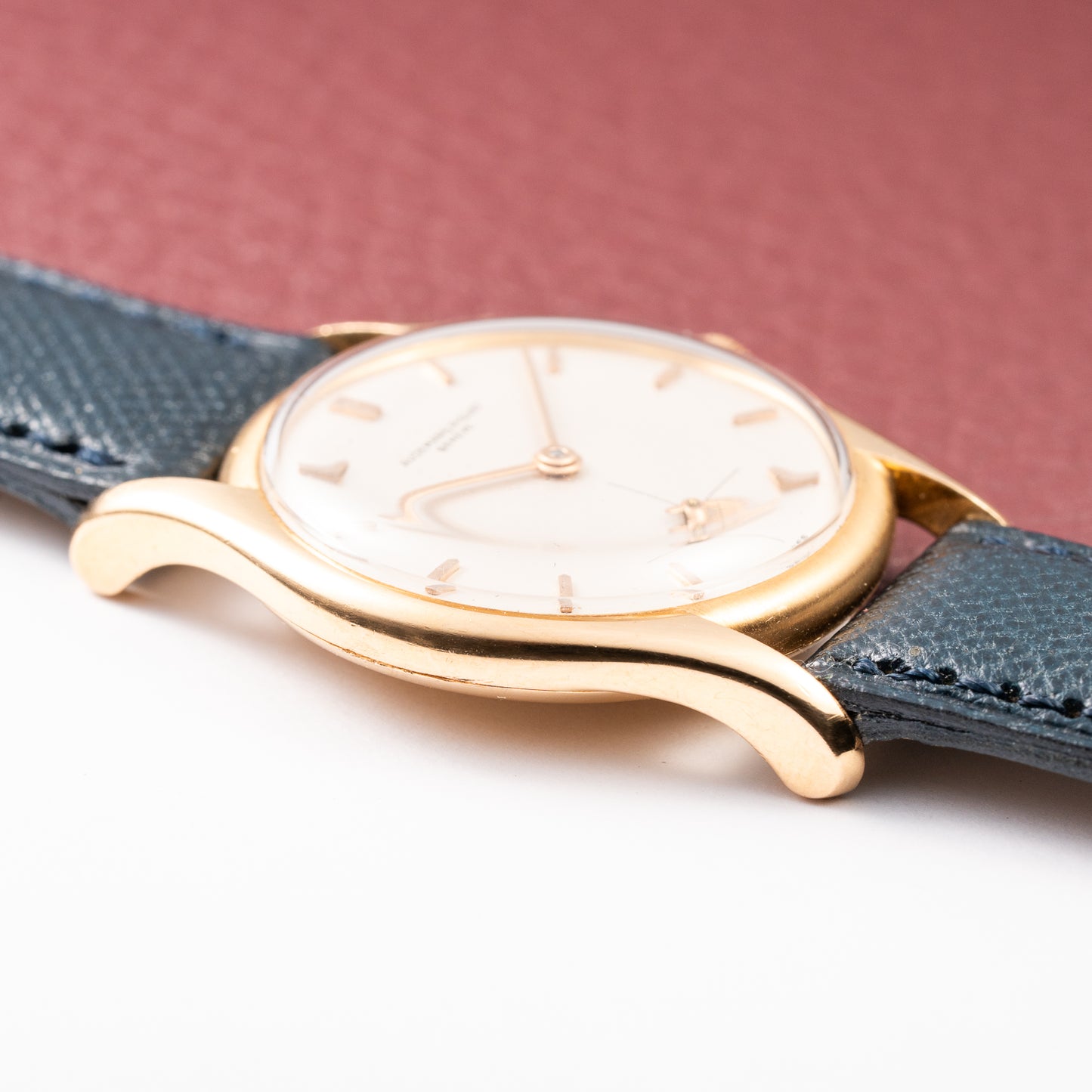 Audemars Piguet Dress Watch Elegant Lugs 18K Yellow Gold Cal K2001 from 1950s
