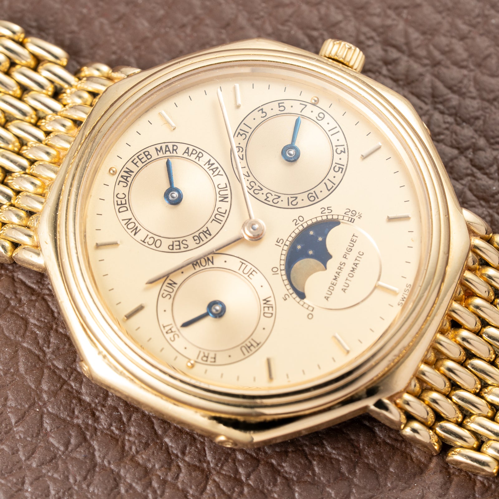 Audemars Piguet Quantième Perpétuel Automatique Octagonal in 18k Yellow gold Ref. 25557BA From 1980s