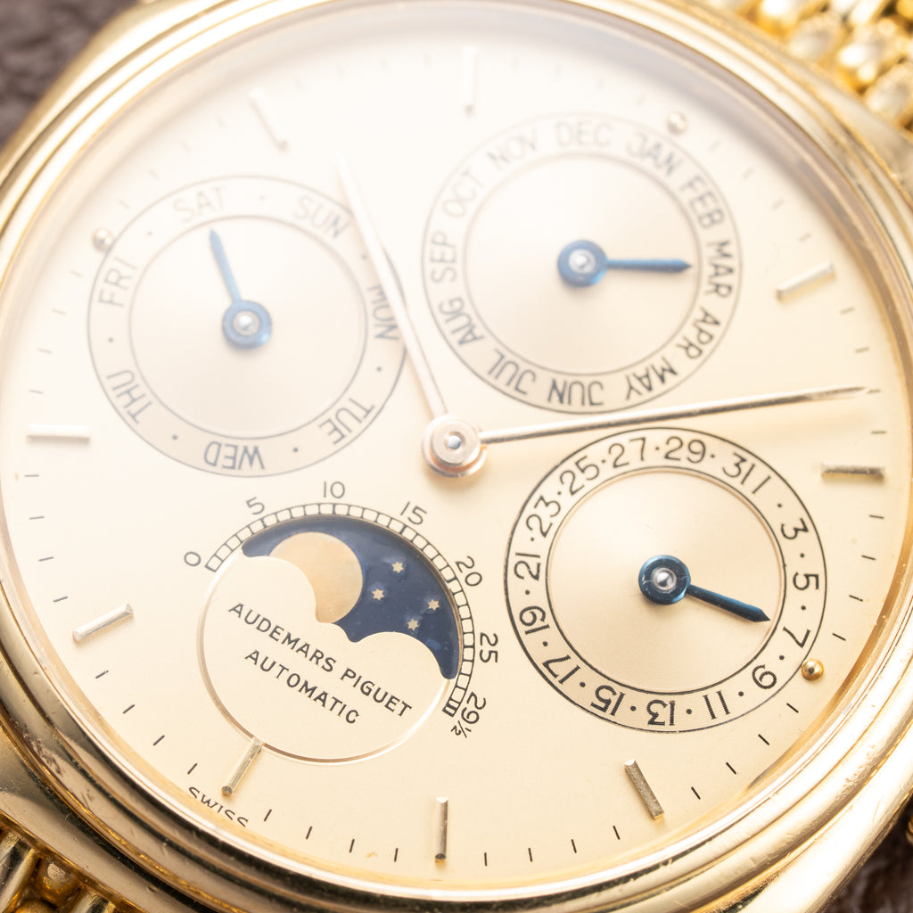 Audemars Piguet Quantième Perpétuel Automatique Octagonal in 18k Yellow gold Ref. 25557BA From 1980s