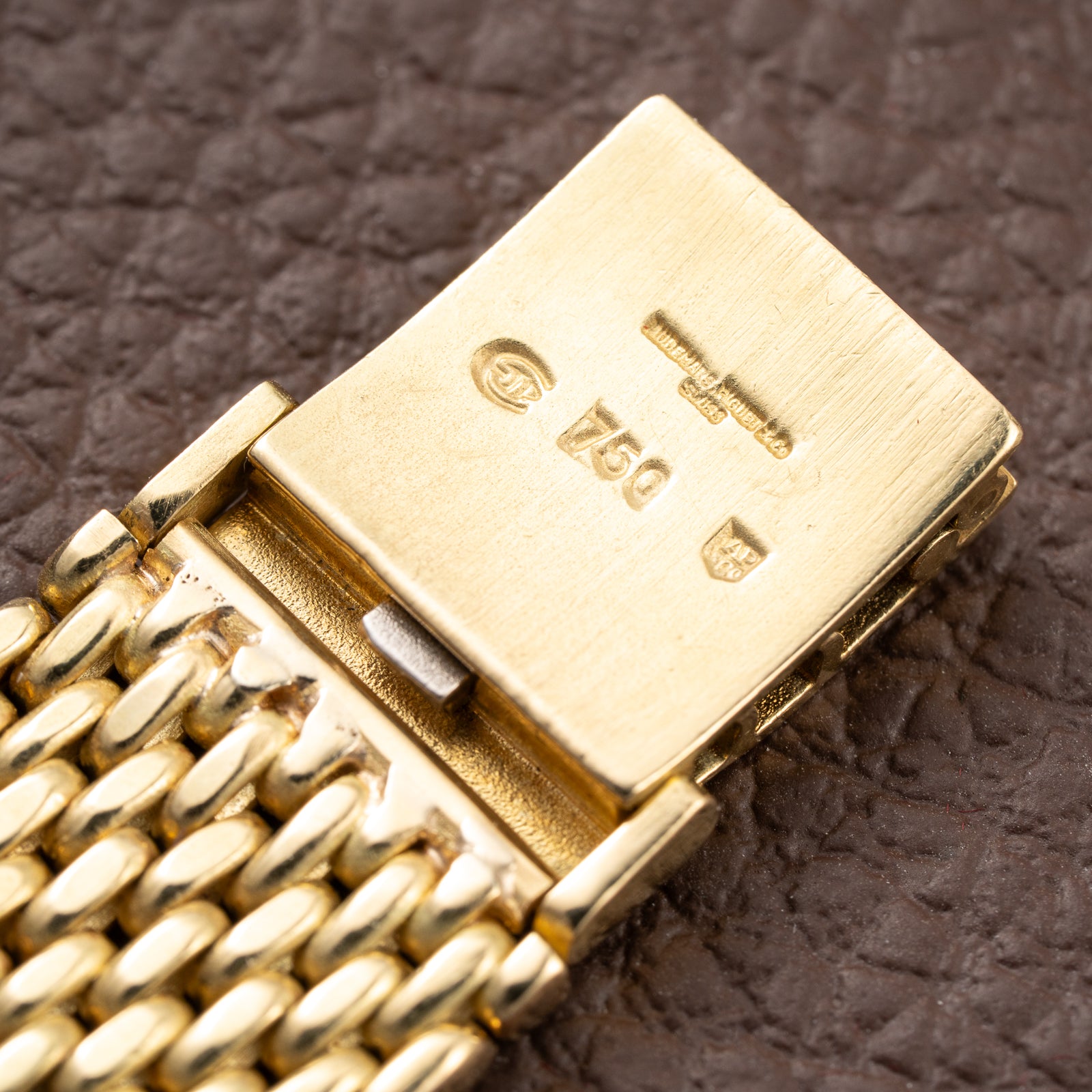 Audemars Piguet Quantième Perpétuel Automatique Octagonal in 18k Yellow gold Ref. 25557BA From 1980s