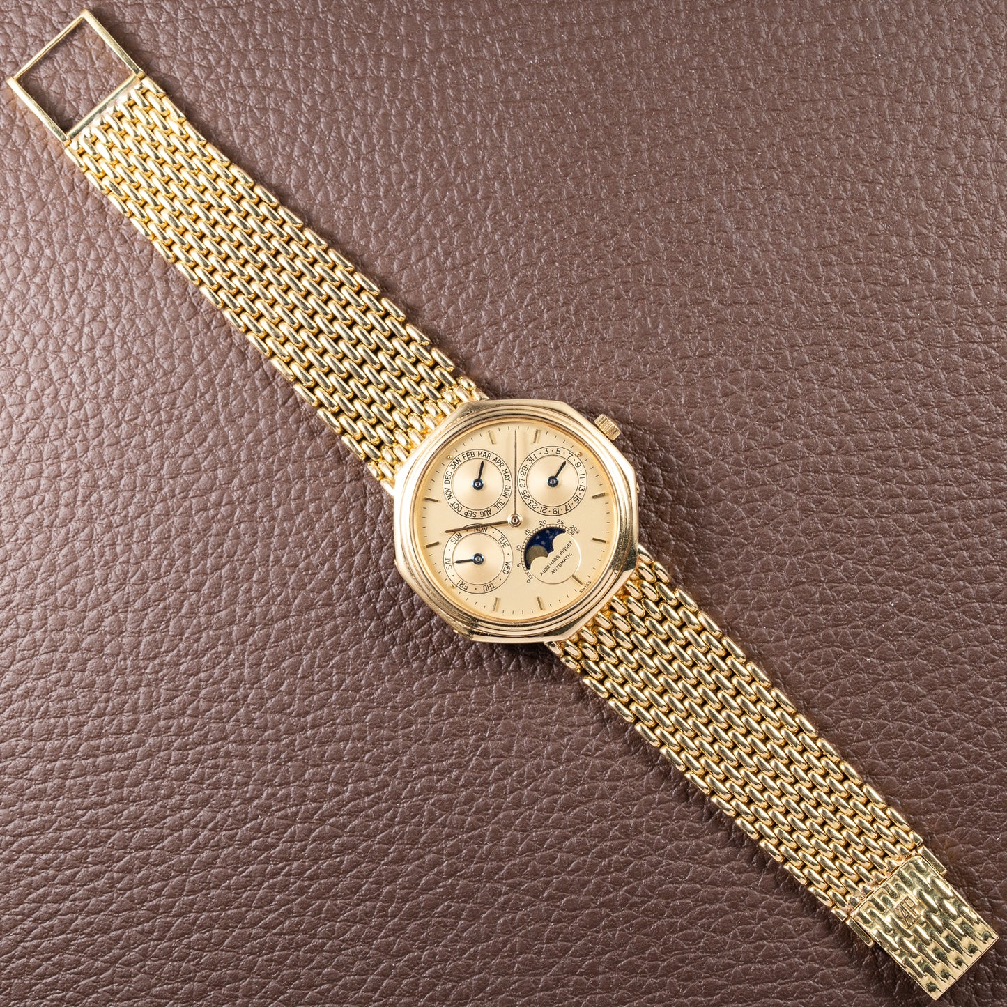 Audemars Piguet Quantième Perpétuel Automatique Octagonal in 18k Yellow gold Ref. 25557BA From 1980S
