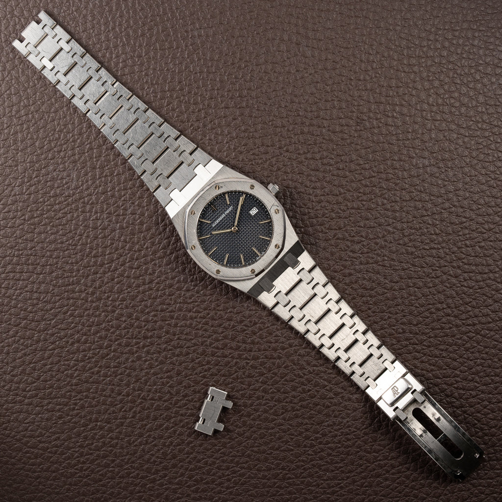 Audemars Piguet Royal Oak Ultra Thin Blue Petite Tapisserie Stainless Steel Unpolished Ref. 56175ST From Circa 1993