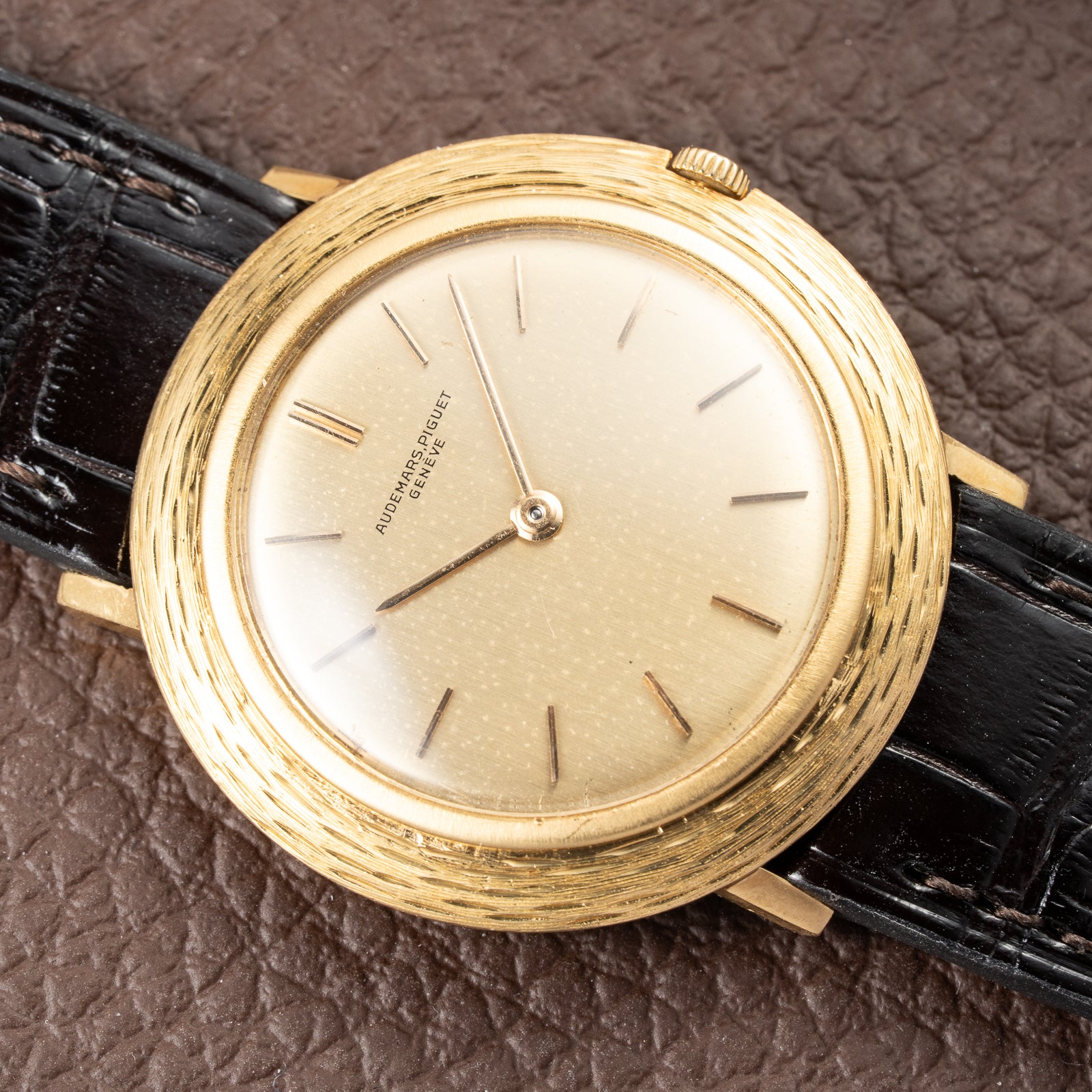 Audemars Piguet Disco Volante “Bark Finish” 18K Yellow Gold Ultra Thin Cal 2001 from 1960s