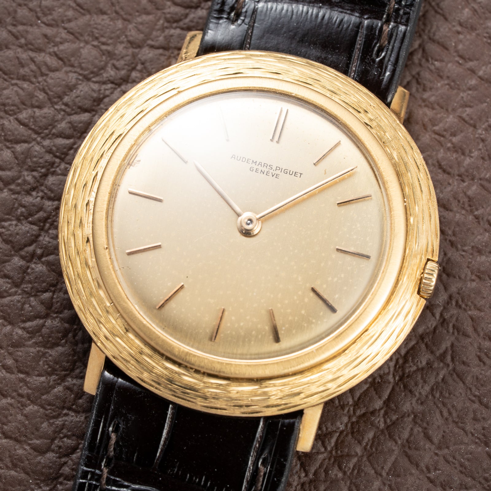 Audemars Piguet Disco Volante “Bark Finish” 18K Yellow Gold Ultra Thin Cal 2001 from 1960s