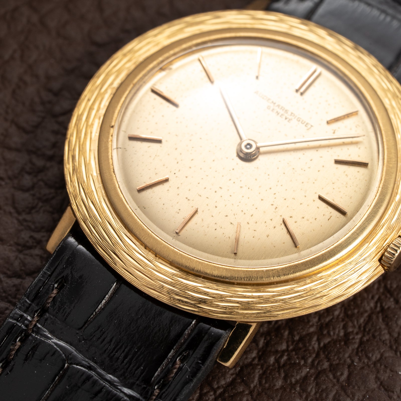 Audemars Piguet Disco Volante “Bark Finish” 18K Yellow Gold Ultra Thin Cal 2001 from 1960s