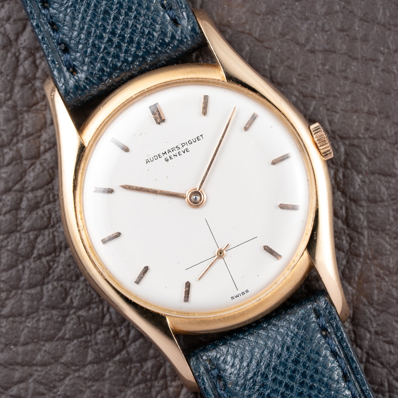 Audemars Piguet Dress Watch Elegant Lugs 18K Yellow Gold Cal K2001 from 1950s