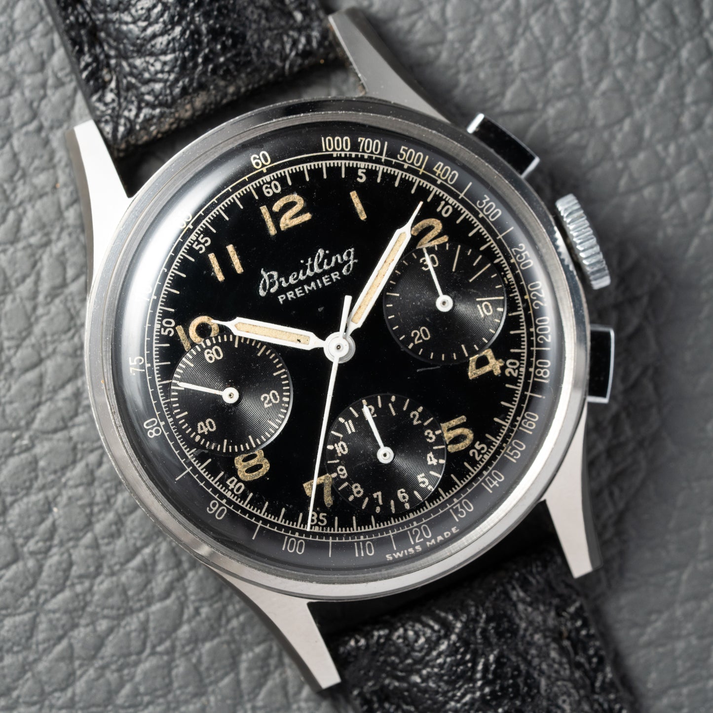 Breitling Premier Unpolished Black Gilt Dial Chronograph Venus 152 from 1940s Ref 787