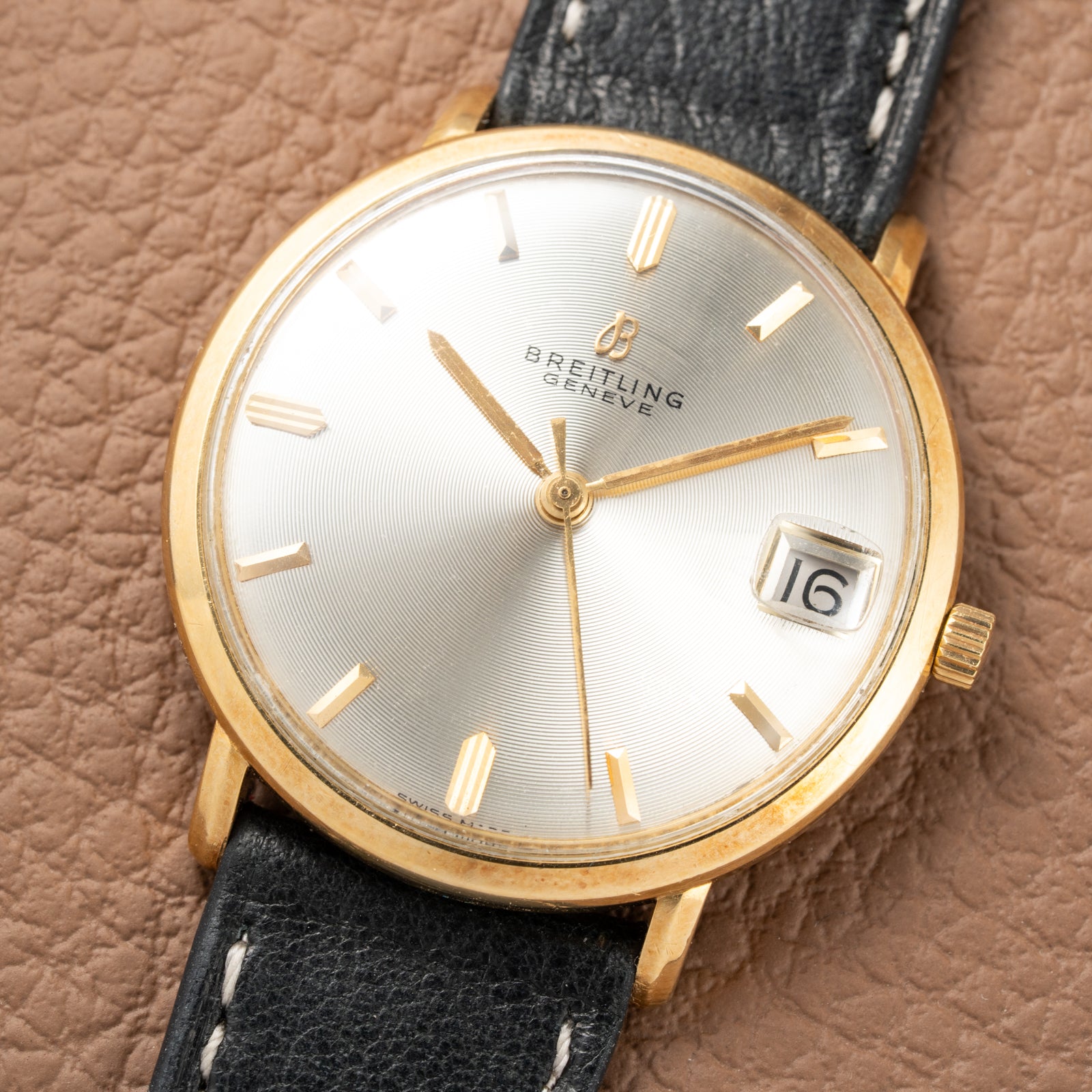 Breitling Genève Automatic Date Dress Watch Rare ‘String’ Textured Sunburst Dial 18K Yellow Gold Ref. 2605 from 1960s