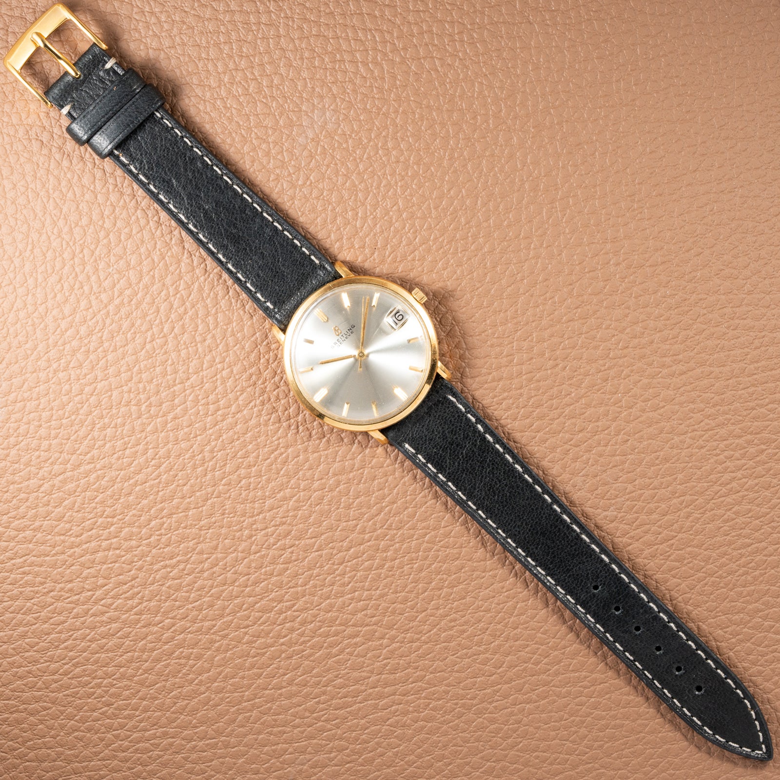 Breitling Genève Automatic Date Dress Watch Rare ‘String’ Textured Sunburst Dial 18K Yellow Gold Ref. 2605 from 1960s