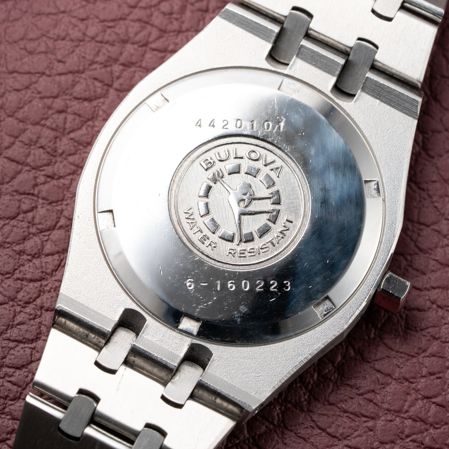 Bulova Automatic Royal Oak White Dial Ref. 4420101 from 1980s