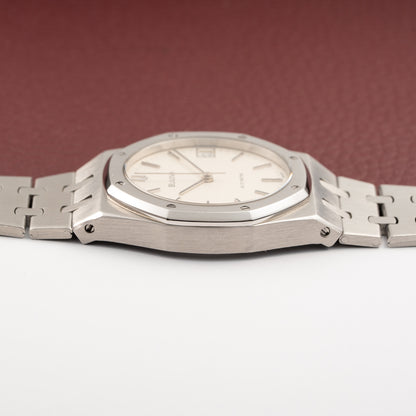 Bulova Automatic Royal Oak White Dial Ref. 4420101 from 1980s