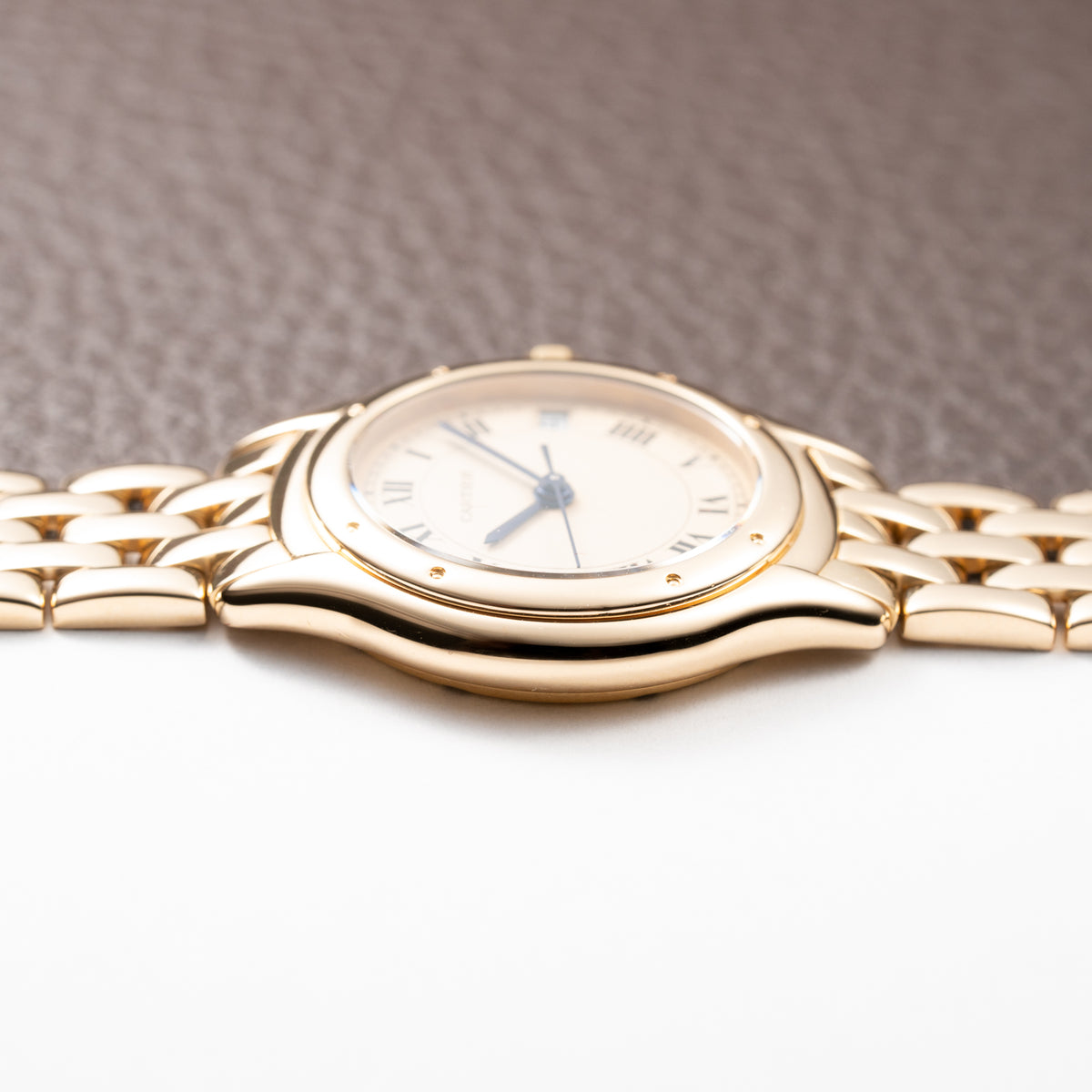 Cartier Cougar PM 18K Yellow Gold  Cartier Service 2026 Ref. 887906