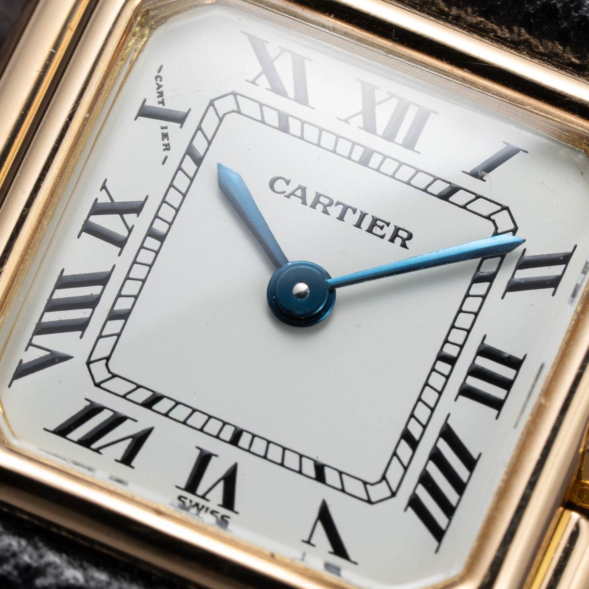Cartier Ceinture Mini PM 18K Yellow Gold Quartz Ref. 66020 From 1970s