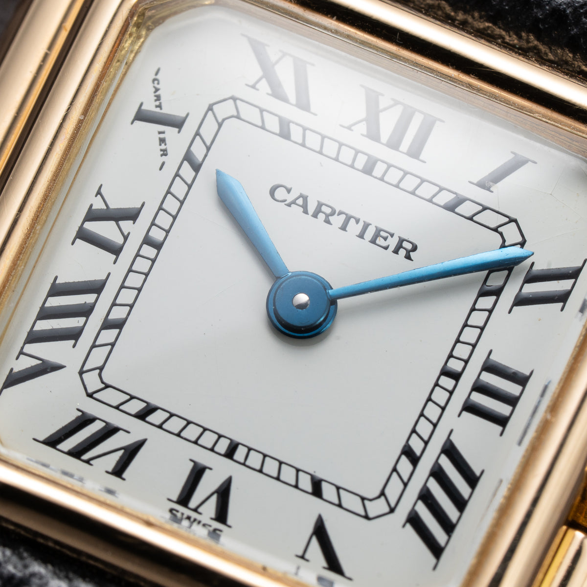 Cartier Ceinture Mini PM 18K Yellow Gold Quartz Ref. 66020 From 1970s