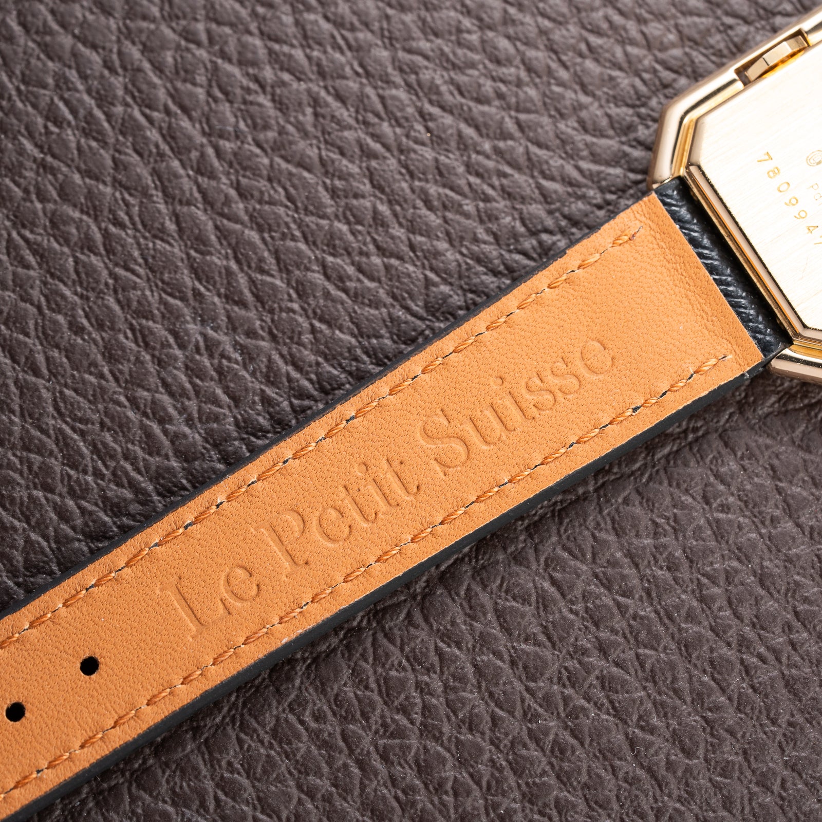 Cartier Ceinture 'Paris' Signed Dial 18K Yellow Gold GM Ref. 78099 from 1970s