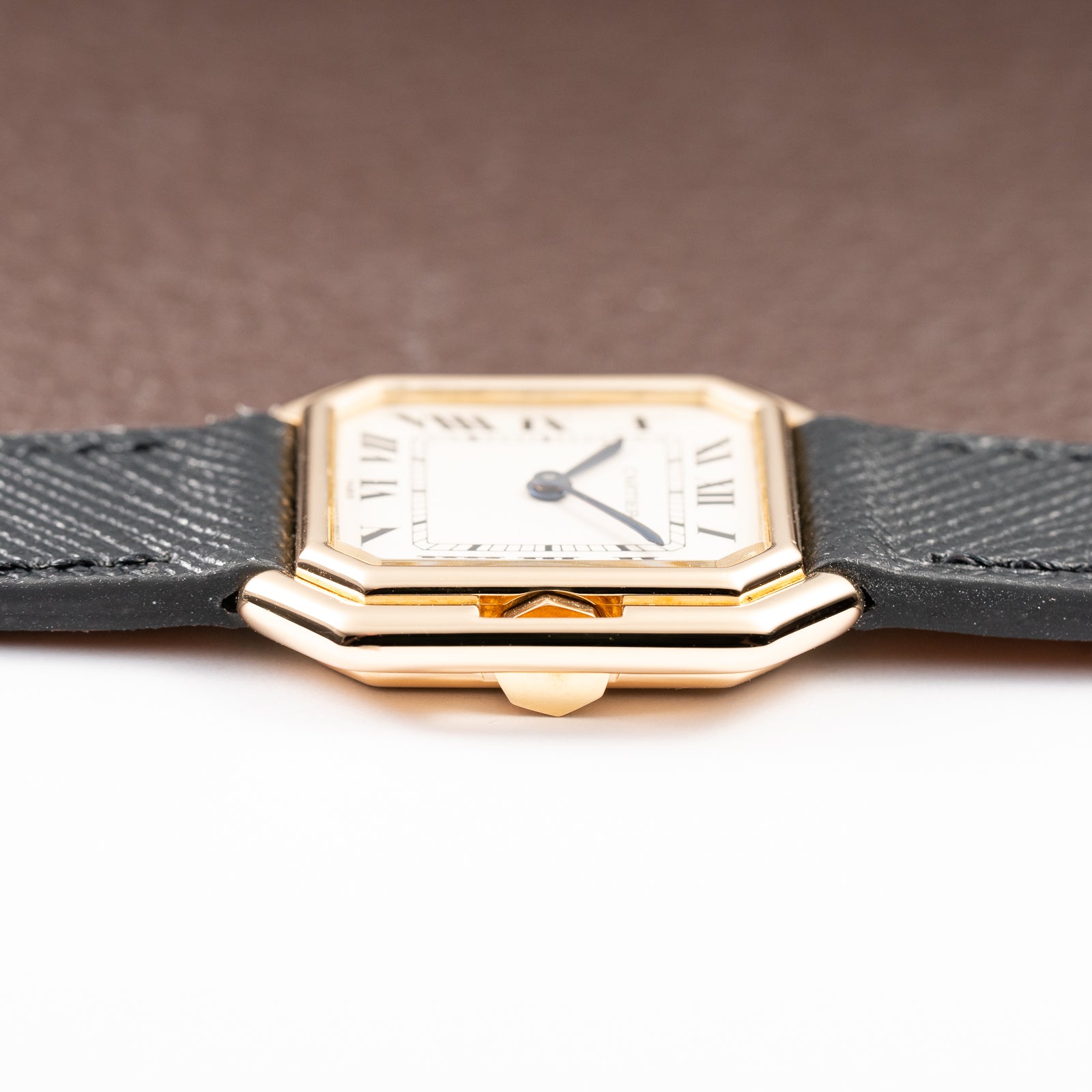 Cartier Ceinture 'Paris' Signed Dial 18K Yellow Gold GM Ref. 78099 from 1970s