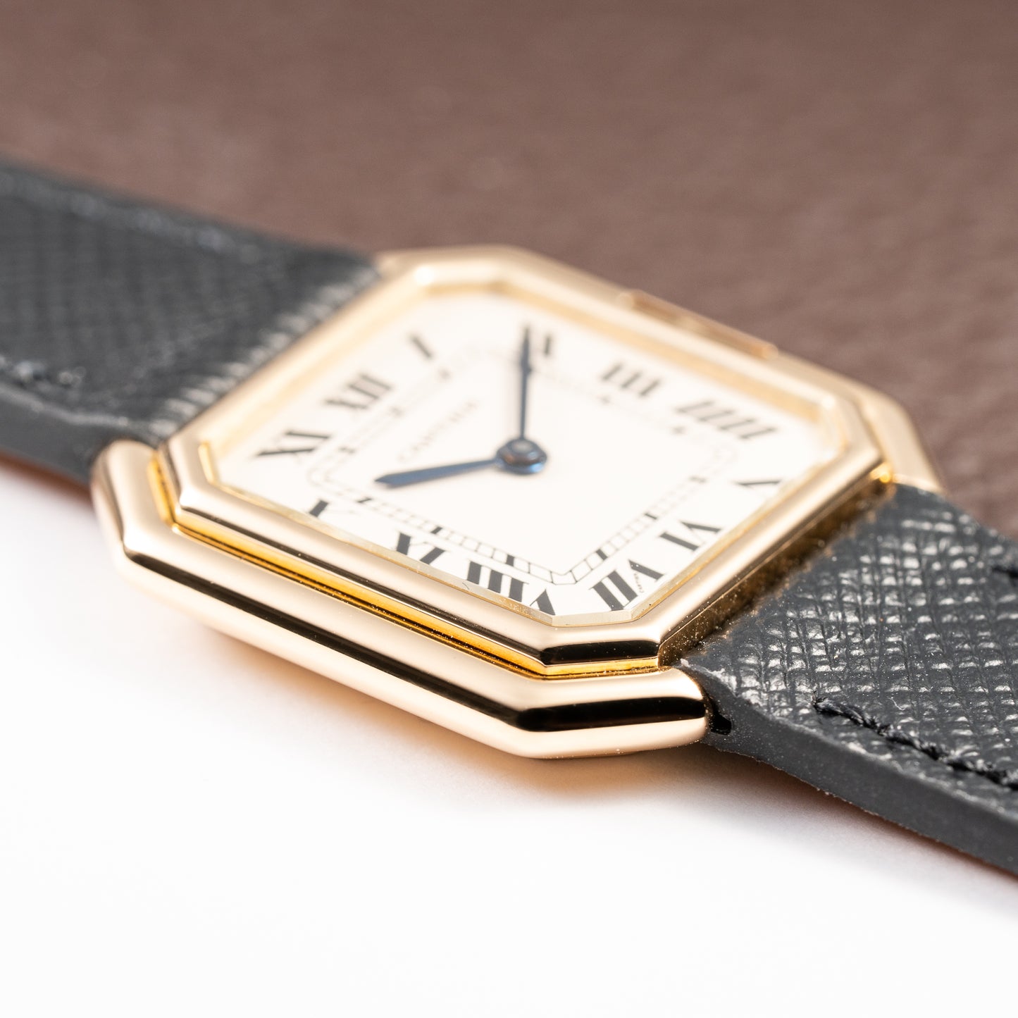 Cartier Ceinture 'Paris' Signed Dial 18K Yellow Gold GM Ref. 78099 from 1970s